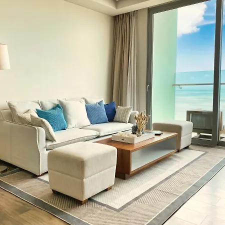 Stunning Apartments Across My Khe Beach ! Rooftop Pool & Gym Da Nang Exterior photo