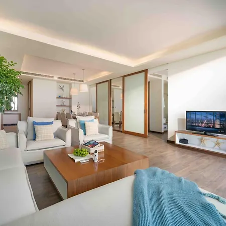 Stunning Apartments Across My Khe Beach ! Rooftop Pool & Gym Da Nang Exterior photo