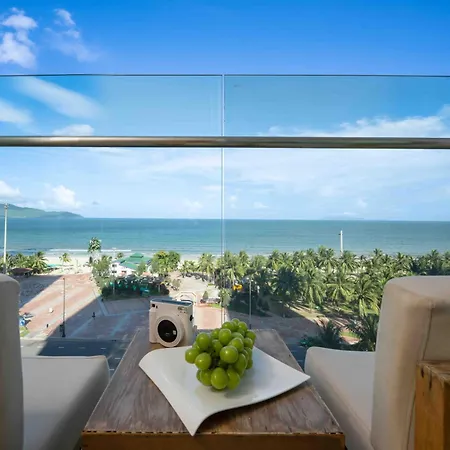 Stunning Apartments Across My Khe Beach ! Rooftop Pool & Gym Da Nang Exterior photo