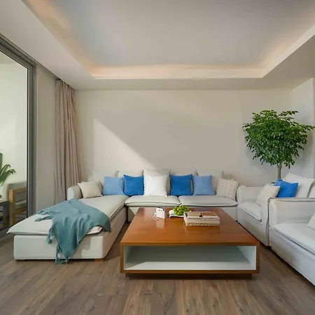 Stunning Apartments Across My Khe Beach ! Rooftop Pool & Gym Da Nang Exterior photo