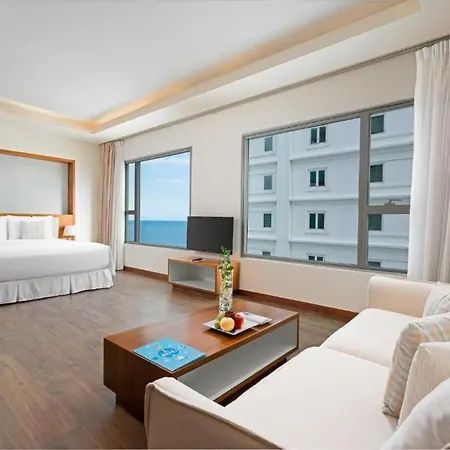 Stunning Apartments Across My Khe Beach ! Rooftop Pool & Gym Da Nang Exterior photo