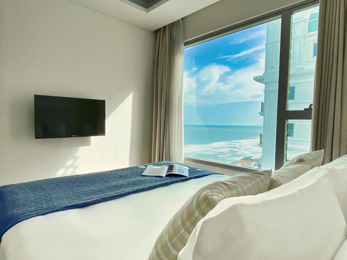 Stunning Across My Khe ! Rooftop Pool & Gym Apartment *