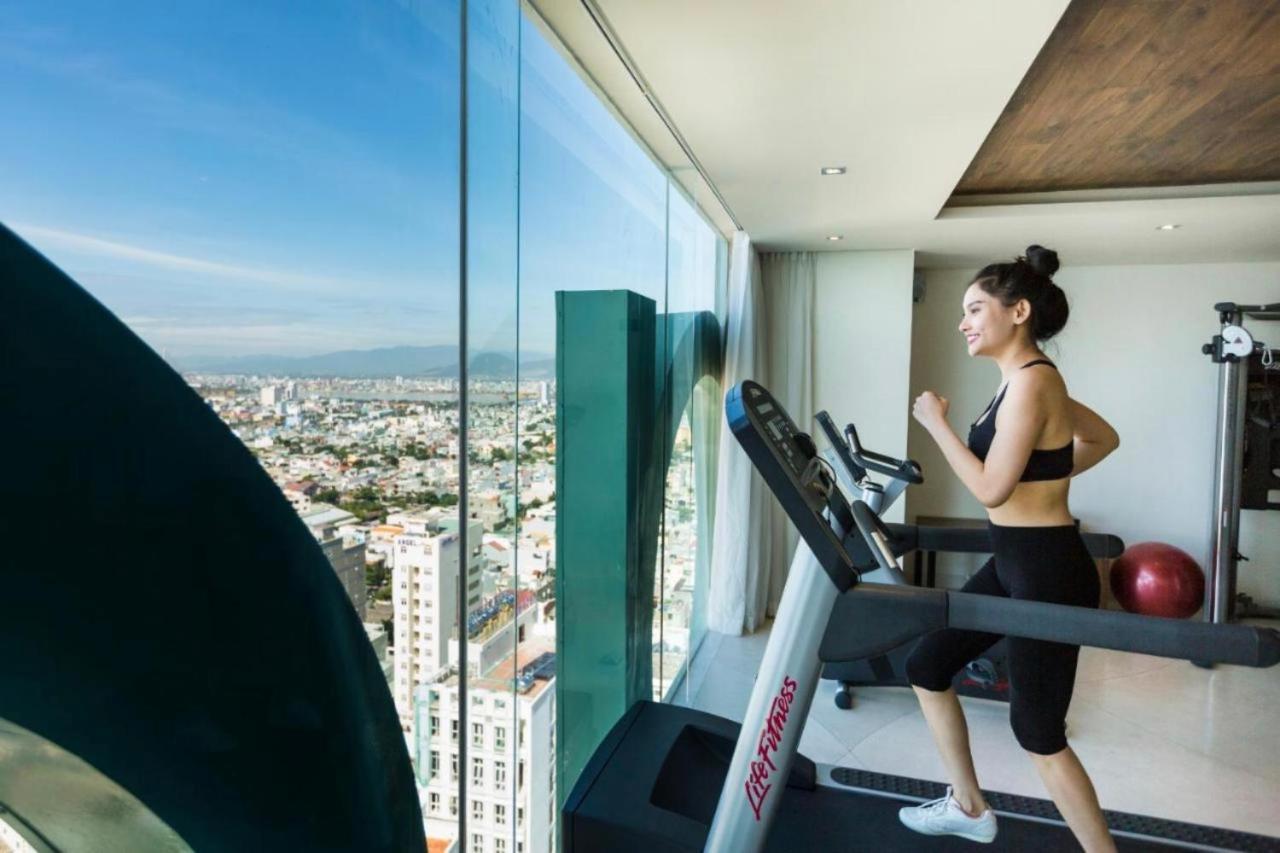 Apartment Stunning Across My Khe ! Rooftop Pool & Gym *