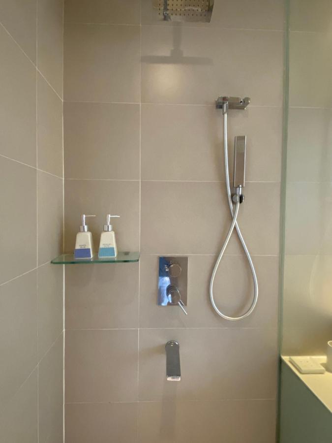 Apartment Stunning Across My Khe ! Rooftop Pool & Gym