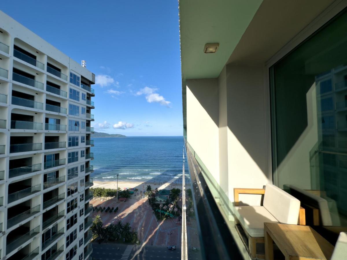 Apartment Stunning Across My Khe ! Rooftop Pool & Gym *