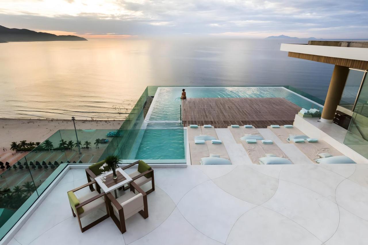 Stunning Across My Khe ! Rooftop Pool & Gym Apartment Da Nang