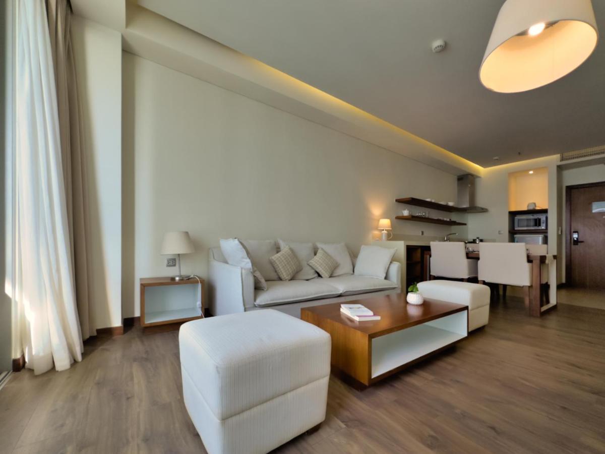 Stunning Across My Khe ! Rooftop Pool & Gym *