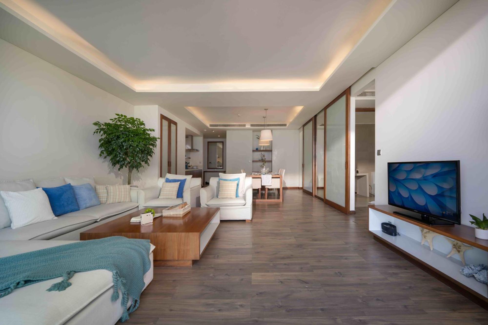 Stunning Across My Khe ! Rooftop Pool & Gym Apartment Da Nang
